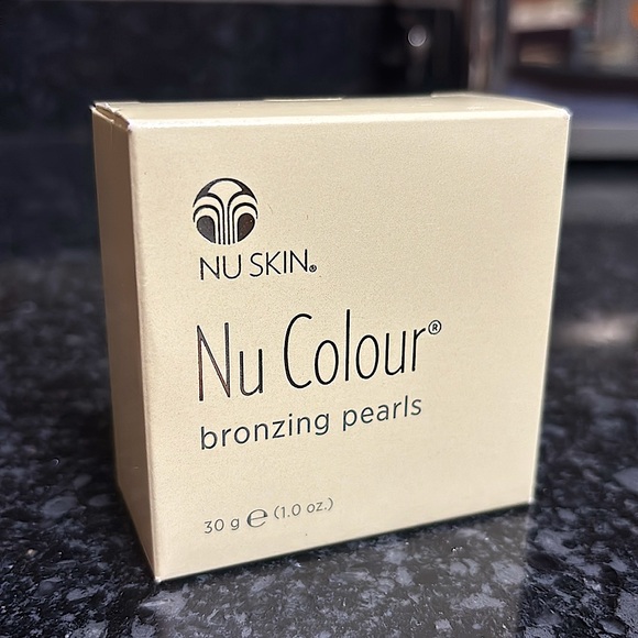 🆕 Bronzing Pearls for Contour, Highlighting and Bronzer all in One ✨ - Picture 2 of 3